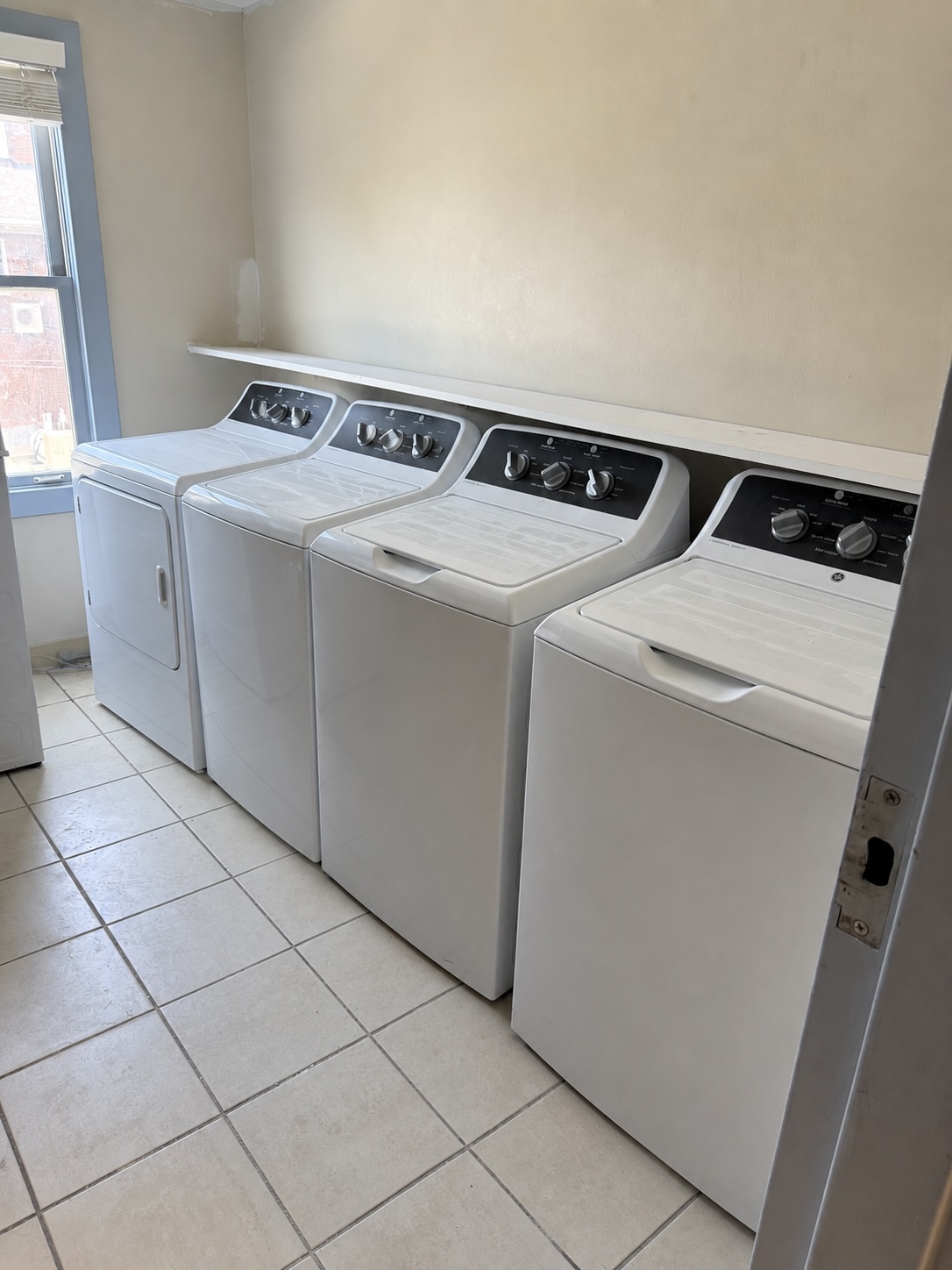 308 North Street commons and building, photo 6